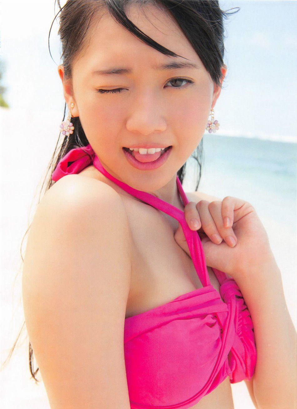 点击大图看下一张：阳光美女木崎尤利娅比基尼性感海滩风情写真