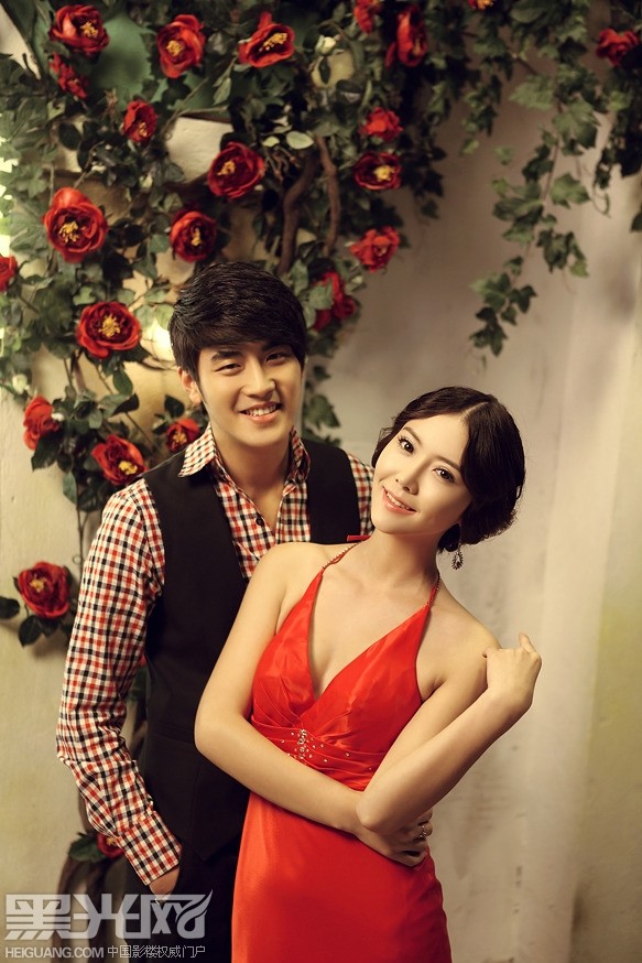 点击大图看下一张：RED 婚纱摄影