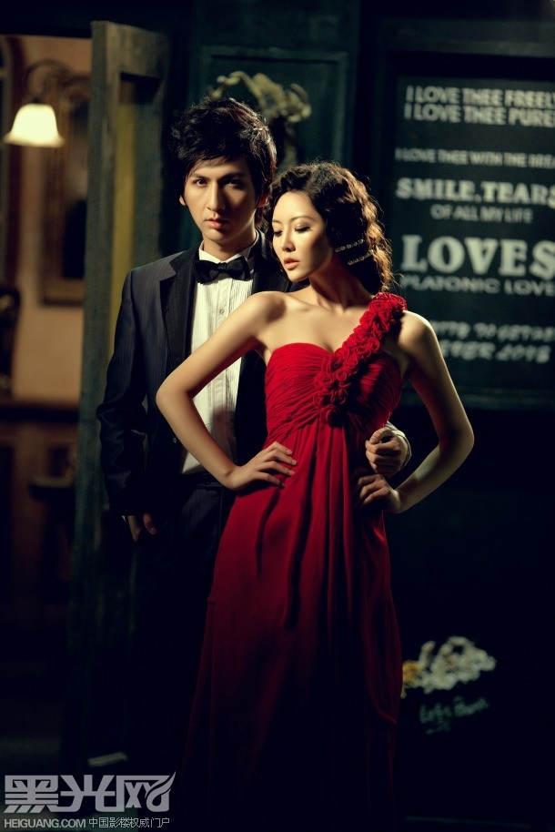 点击大图看下一张：爱情与咖啡有关 婚纱摄影