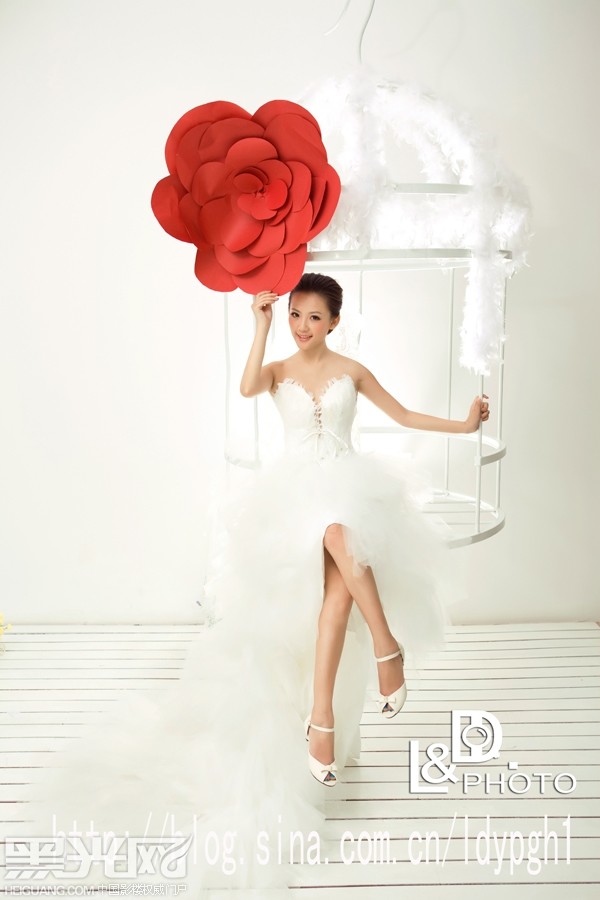 点击大图看下一张：承诺 婚纱摄影