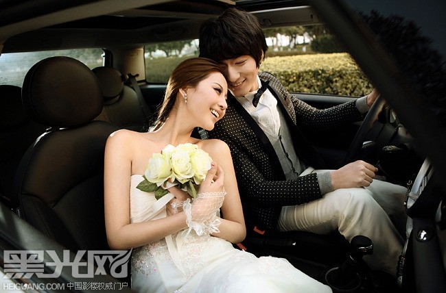 点击大图看下一张:韩调调 婚纱摄影