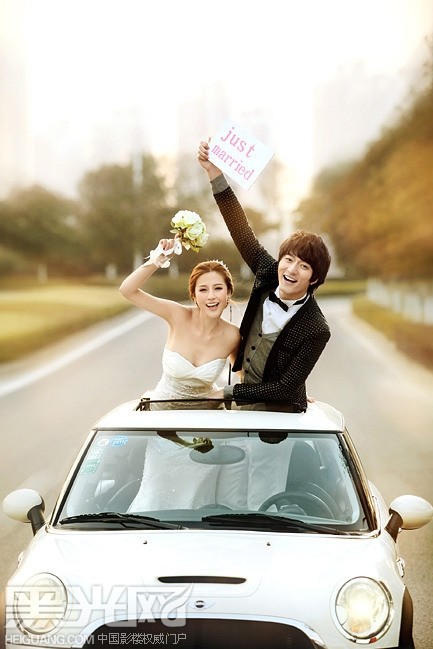 点击大图看下一张：韩调调 婚纱摄影