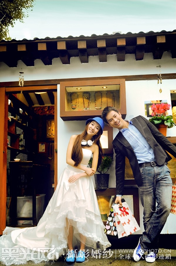 点击大图看下一张：沐浴在阳光下的爱 婚纱摄影