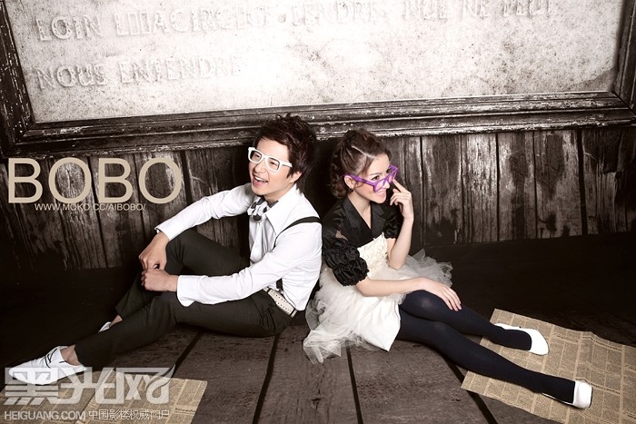 点击大图看下一张：咖啡的店王子与公主 婚纱摄影