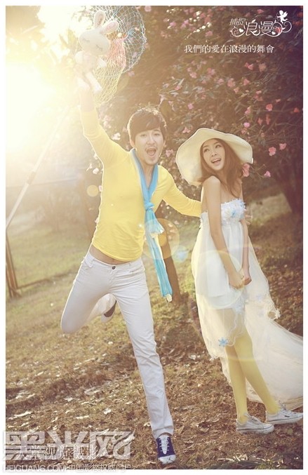 点击大图看下一张:捕捉浪漫 婚纱摄影