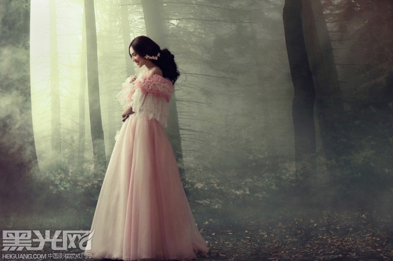 点击大图看下一张：弥漫林 婚纱摄影