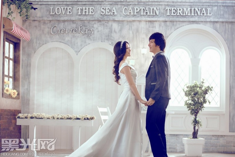 点击大图看下一张：浪漫之约 婚纱摄影