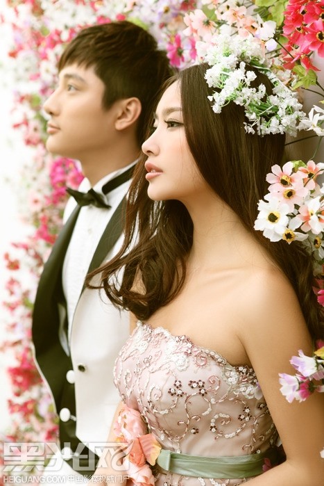 点击大图看下一张：花开四月天，倾国倾城 婚纱摄影