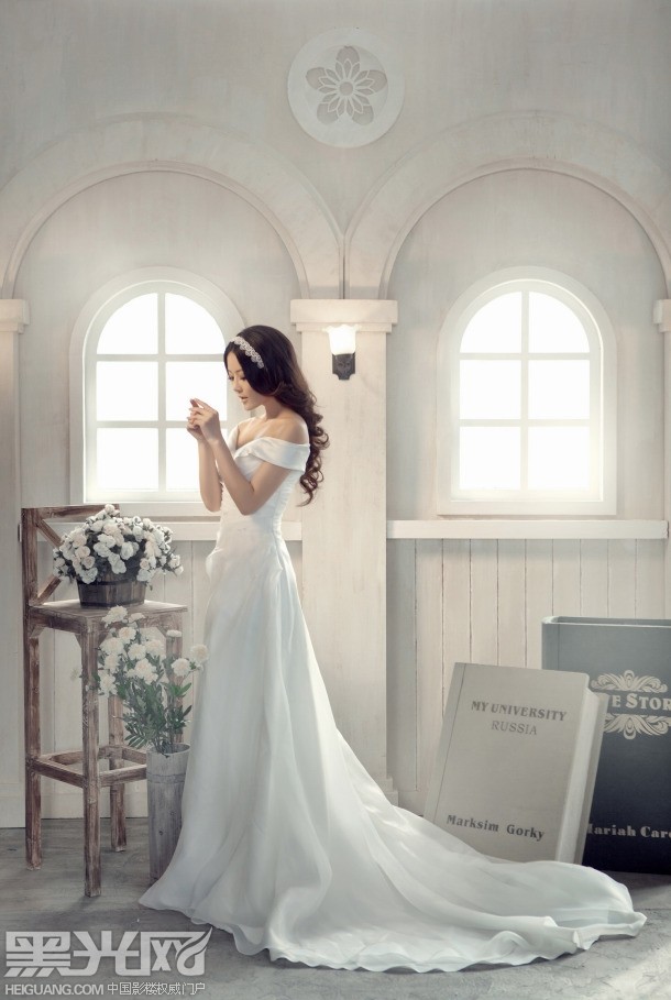 点击大图看下一张：Fairy tales 婚纱摄影