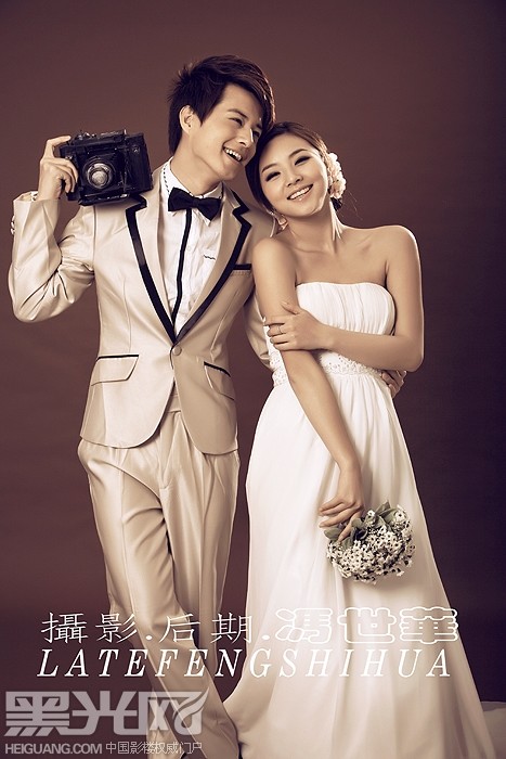 点击大图看下一张：雀跃的小爱情 婚纱摄影