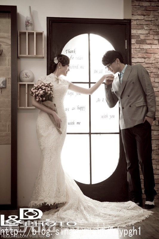 点击大图看下一张：窗韵 婚纱摄影