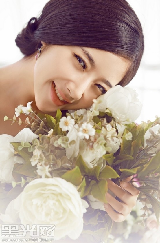 点击大图看下一张:紫色的爱慕 婚纱摄影