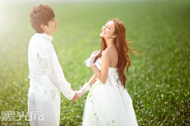 点击大图看下一张：属于我们的那个夏天 婚纱摄影