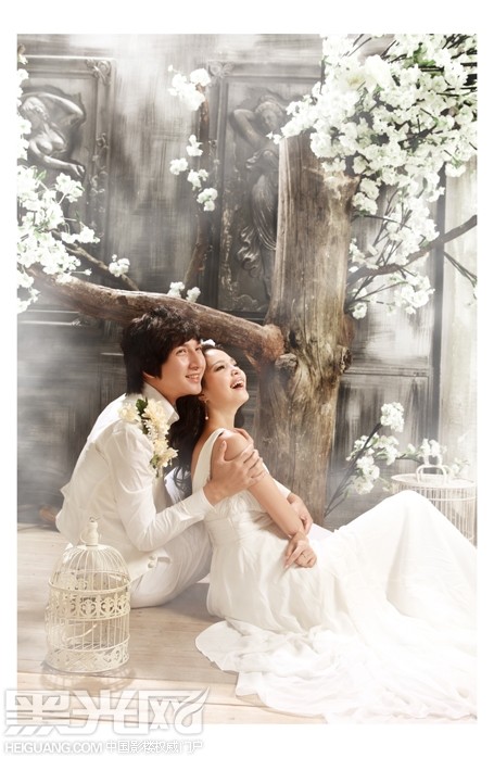 点击大图看下一张：听，红颜笑 婚纱摄影