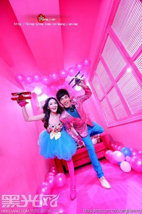 点击大图看下一张:撞“色” 婚纱摄影