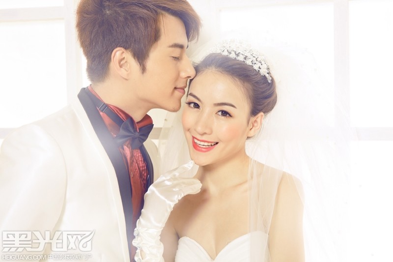 点击大图看下一张：专属幸福 婚纱摄影