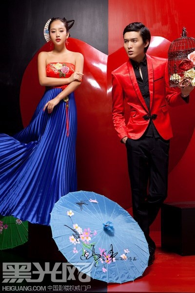 点击大图看下一张：心 婚纱摄影