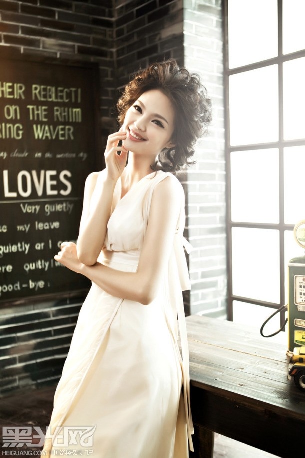 点击大图看下一张：浪漫午后 婚纱摄影