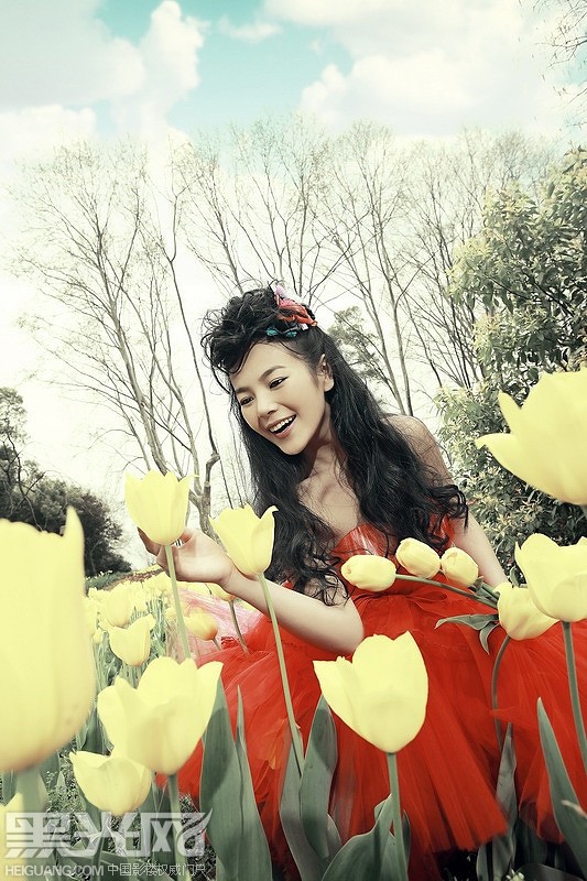 点击大图看下一张：醉迷浓情 婚纱摄影