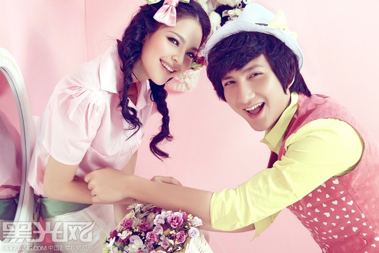 点击大图看下一张:粉色之恋 婚纱摄影