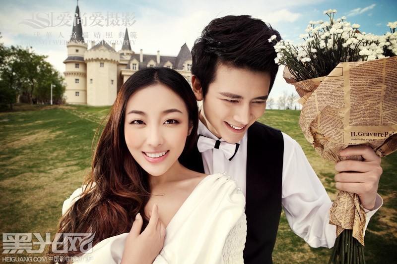 点击大图看下一张:爱斐堡公主与王子 婚纱摄影