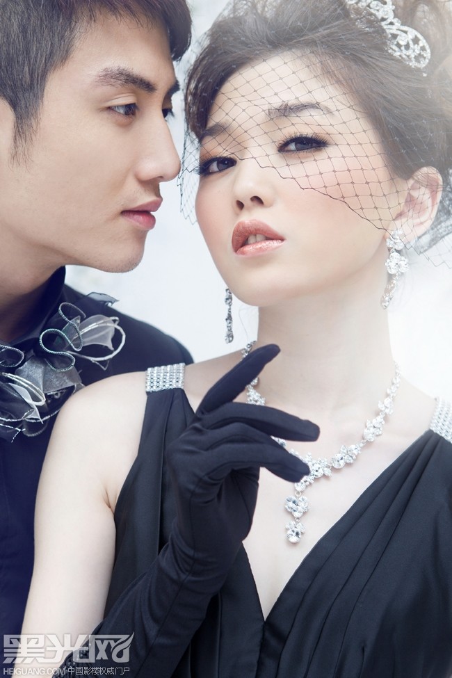 点击大图看下一张：摩登丹妮 婚纱摄影