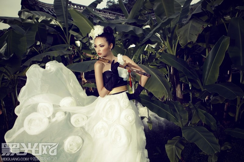 点击大图看下一张:国色天香 婚纱摄影