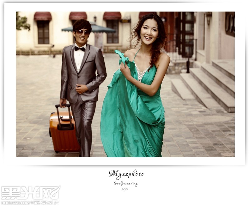 点击大图看下一张:爱的旅行箱 婚纱摄影