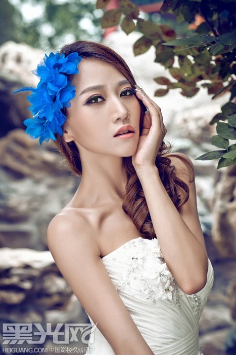 点击大图看下一张：颂 婚纱摄影