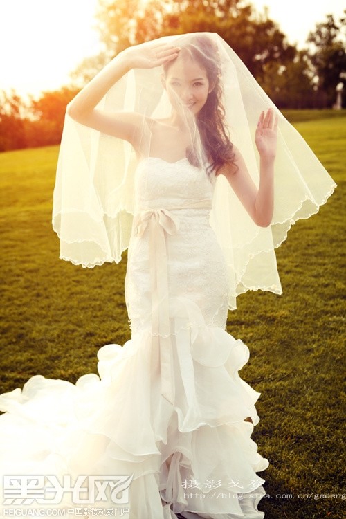 点击大图看下一张：完美嫁衣 婚纱摄影