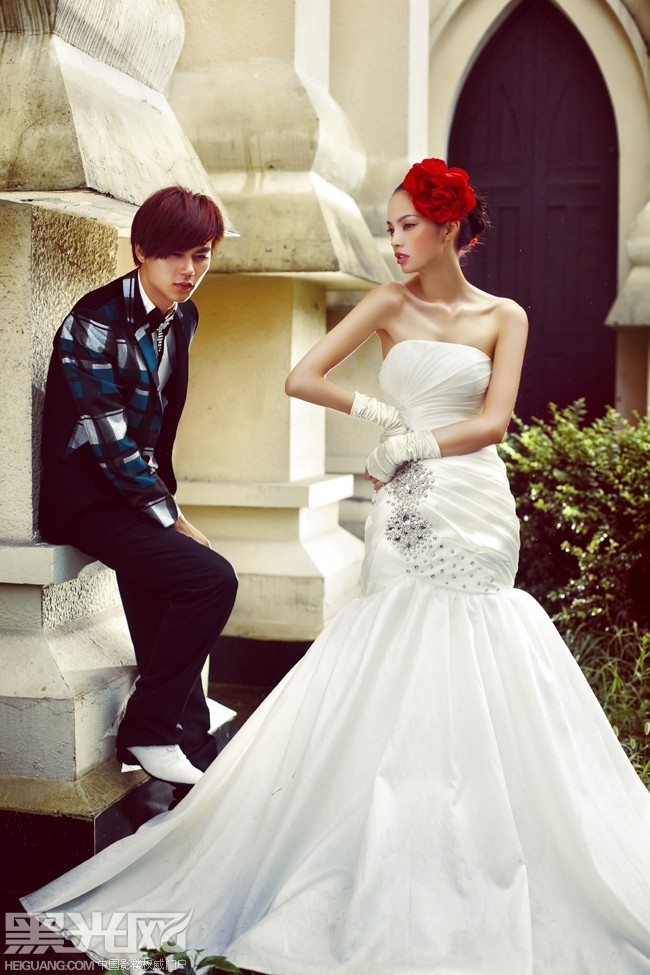 点击大图看下一张:尘缘若梦 婚纱摄影