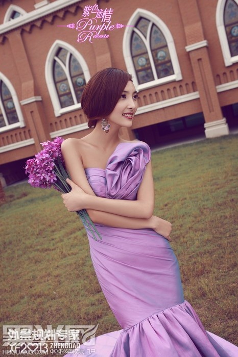 点击大图看下一张：紫色迷情 婚纱摄影