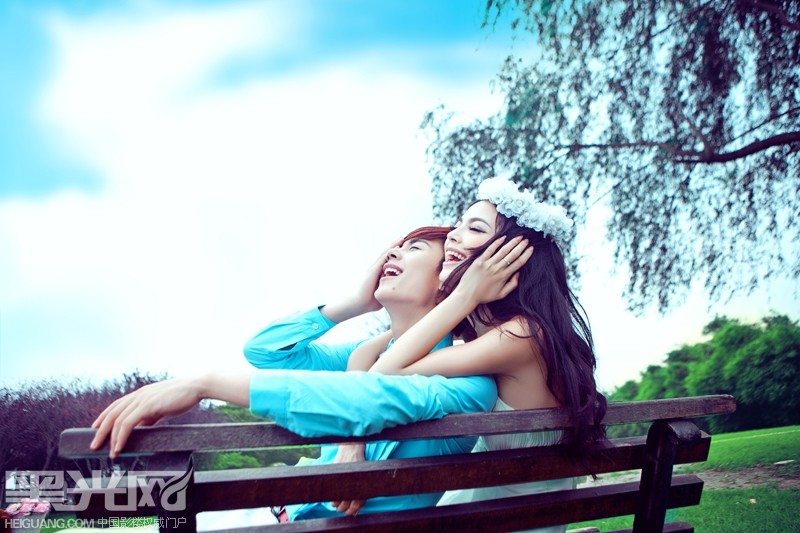 点击大图看下一张：恋情时光 婚纱摄影