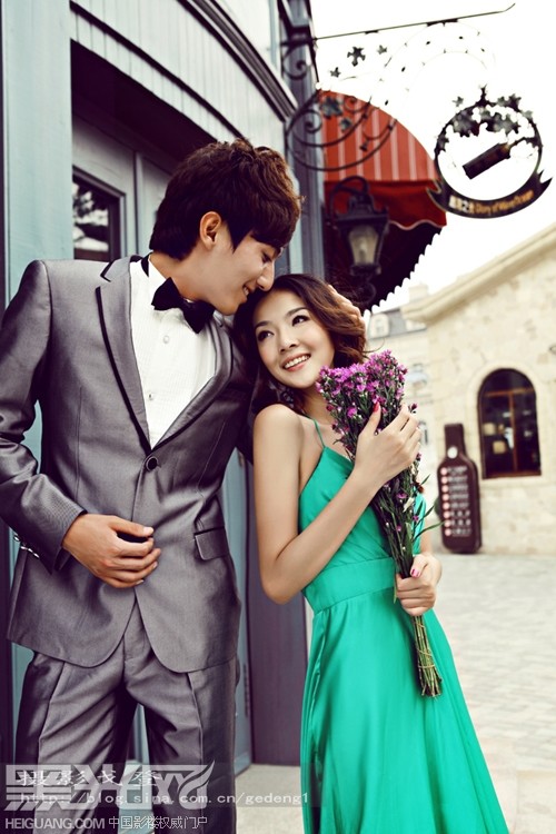 点击大图看下一张：我们的城堡 婚纱摄影