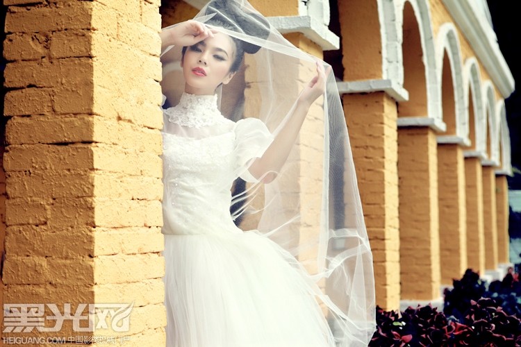 点击大图看下一张:浪漫邂逅 婚纱摄影