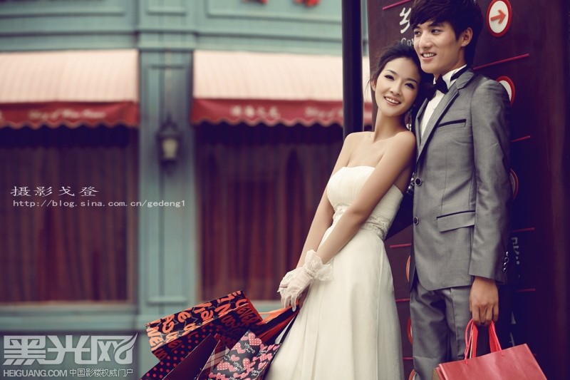 点击大图看下一张:恋人的故事 婚纱摄影