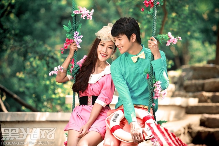 点击大图看下一张：那个夏天 婚纱摄影