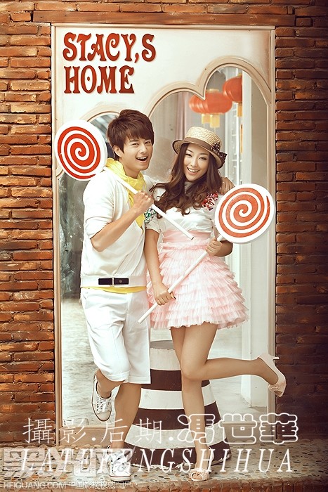 点击大图看下一张:糖果之恋 婚纱摄影