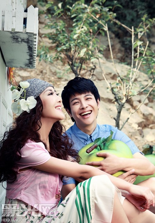 点击大图看下一张：青苹果之恋 婚纱摄影