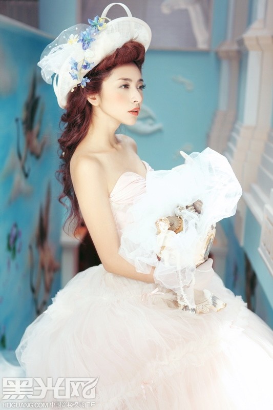 点击大图看下一张：丘比特之剑 婚纱摄影