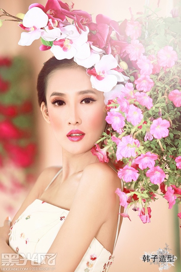 点击大图看下一张：花恋 婚纱摄影