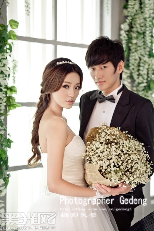 点击大图看下一张:灿烂的笑容 婚纱摄影