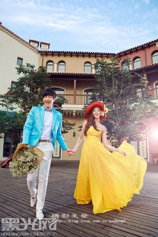 点击大图看下一张：神秘园里的爱情童话 婚纱摄影