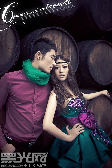 点击大图看下一张：紫色的承诺 婚纱摄影