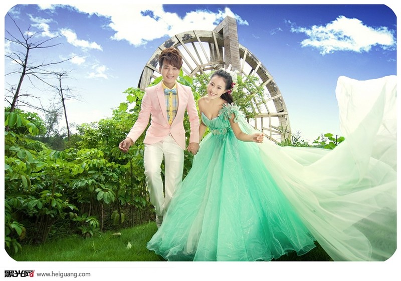 点击大图看下一张：荷兰风车 婚纱摄影