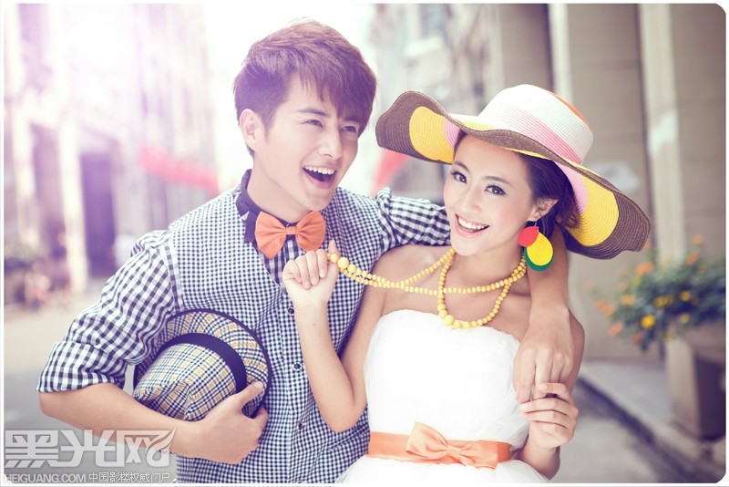 点击大图看下一张：旗楼爱恋 婚纱摄影