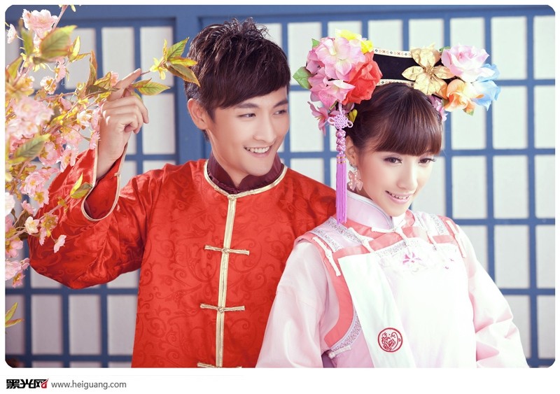 点击大图看下一张：格格心眷 婚纱摄影