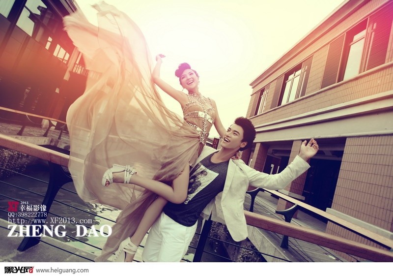 点击大图看下一张：巴塞罗那午后 婚纱摄影