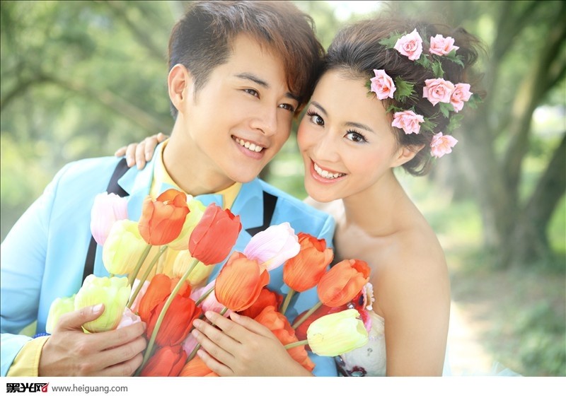 点击大图看下一张：秋天.爱 婚纱摄影