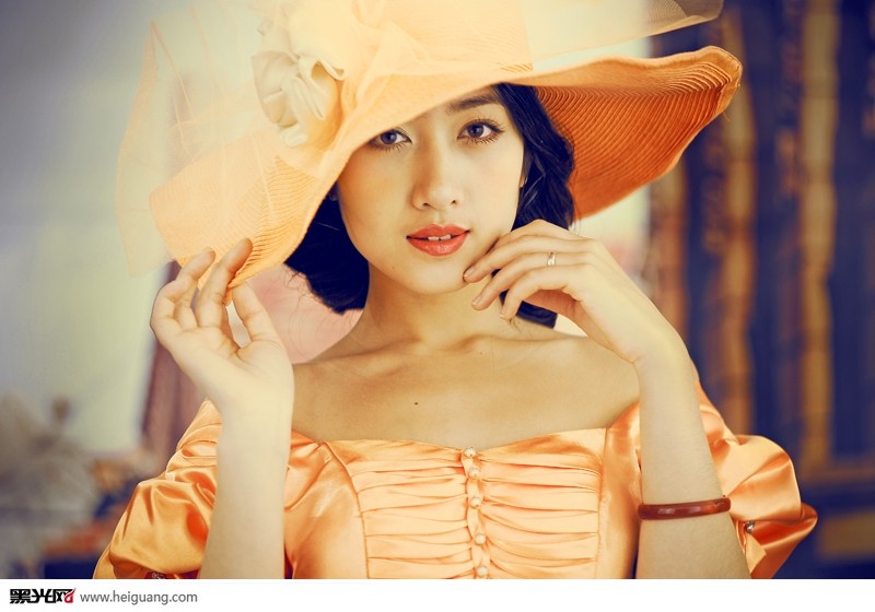 点击大图看下一张:花样年华 婚纱摄影